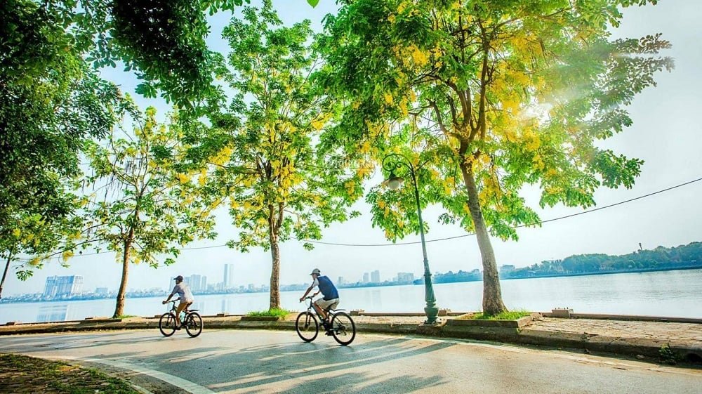 Cycle Around West Lake Hanoi Half Day
